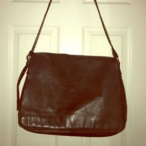 Wilsons Leather Messenger Back - Black